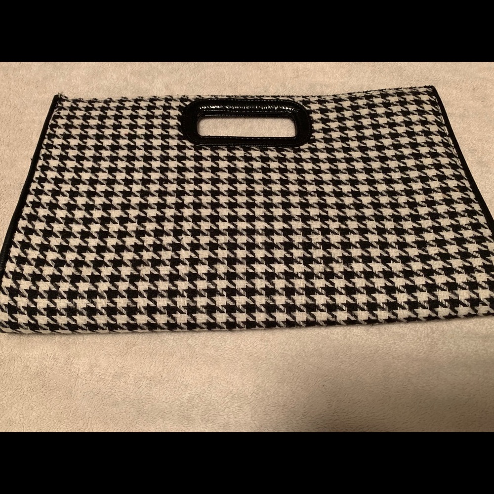 Houndstooth clutch handbag